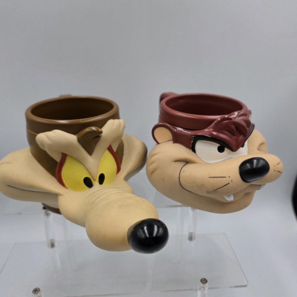 VTG 92 Looney Tunes KFC 3D Mugs Lot Wile E Coyote & Taz Tasmanian Devil Plastic